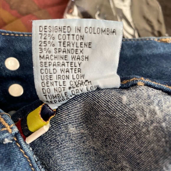 3/12 🌺Bella Jeans med. blue wash. Size 9 slim stretch jeans flower buttons - Picture 9 of 10